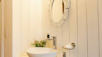 Design Apartment | Bathroom | Shower, rainfall showerhead, bidet, towels