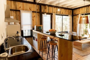 Design Apartment | Private kitchen | Full-size fridge, oven, stovetop, electric kettle