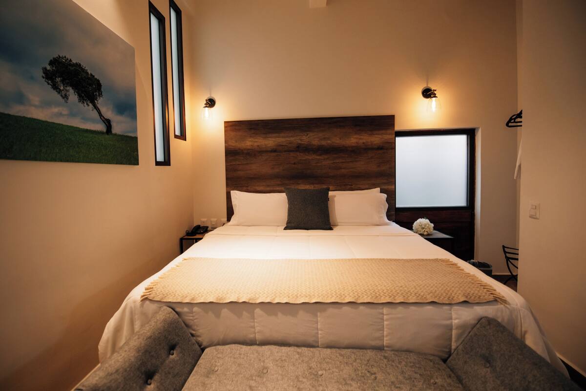 family room | premium bedding, individually decorated, individually furnished