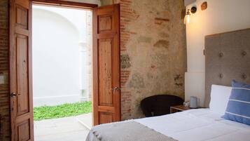 Chambre Confort, 1 trĂšs grand lit
