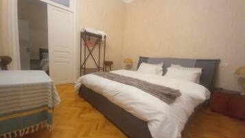 Superior Family Room | Iron/ironing board, free WiFi, bed sheets