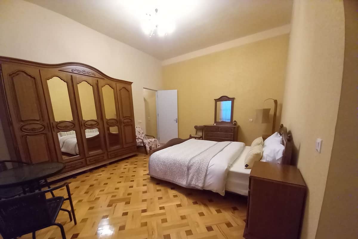 Deluxe Double Room, Private Bathroom | Iron/ironing board (on request), WiFi (free), bed sheets