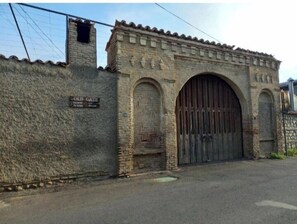 Exterior - Old Gate (Telavi)
