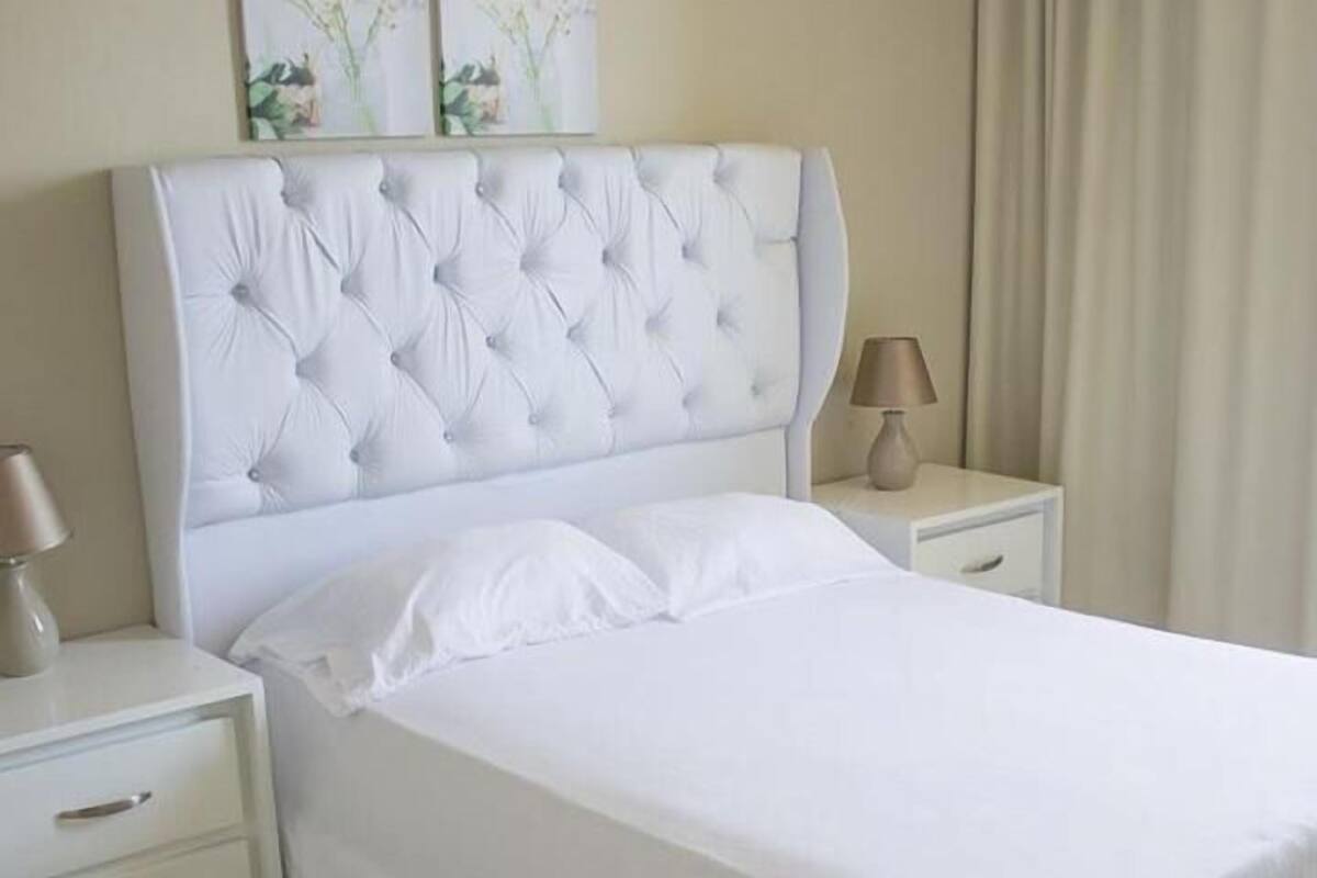 Habitación doble estándar, vista a la ciudad | 1 habitación y wifi gratis