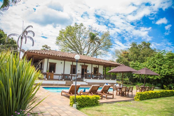 Hotel Delirio Campestre - Montenegro