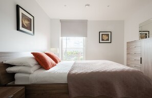 2 bedrooms, premium bedding, in-room safe, iron/ironing board - 2 bed 2 Bath Greenwich Apart. - London (London)