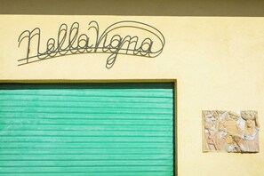Exterior detail - Villa Belvedere-On the hill with garden and swimming pool (Cortelline)