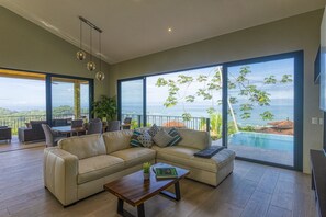 Smart TV - The VIEWS!!! - Dominicalito BEACH at your doorsteps Gated and Secure (dominicalito de Osa)