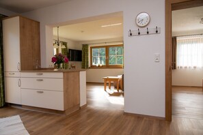 Apartment Ellenbog | 起居区 | 平板电视