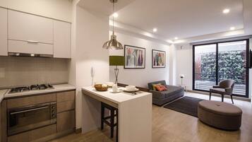 Comfort Apartment | 2 bedrooms, desk, iron/ironing board, free WiFi