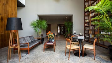Lobby lounge