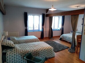 Familien-Vierbettzimmer, Gartenblick