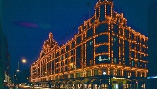 A large, ornate building with a prominent marquee sign, multiple levels, and a classic architectural style. - MORNING CHECK-IN IS GIVEN WHEN POSSIBLE -3BEDROOMS/2BATHS KNIGHTSBRIDGE (LONDON)