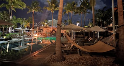 TRAVEL THE KEYS OR JUST RELAX AT THE DOCK