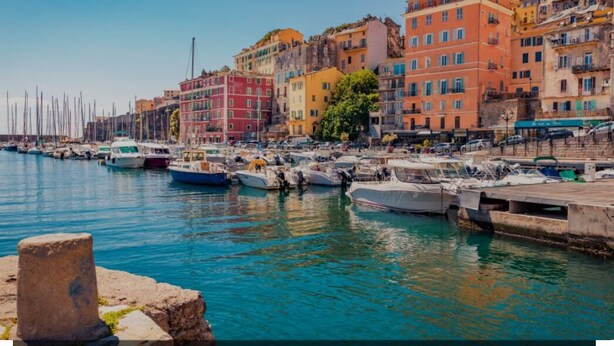 A marina with colorful buildings and boats docked along the waterfront. - Beautiful Apartment ! Historic District Bastia (Bastia)