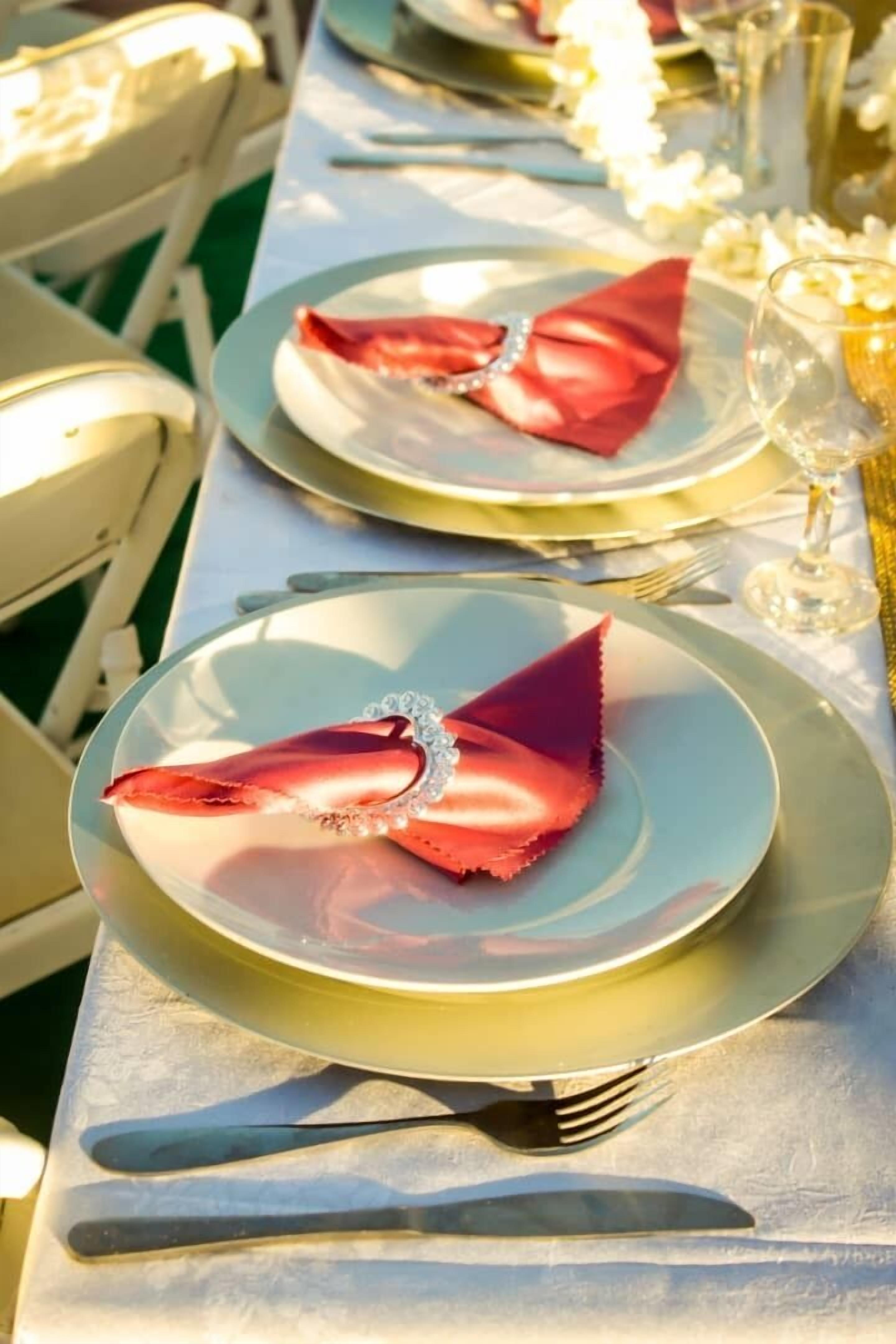 breakfast, lunch, dinner served; local and international cuisine