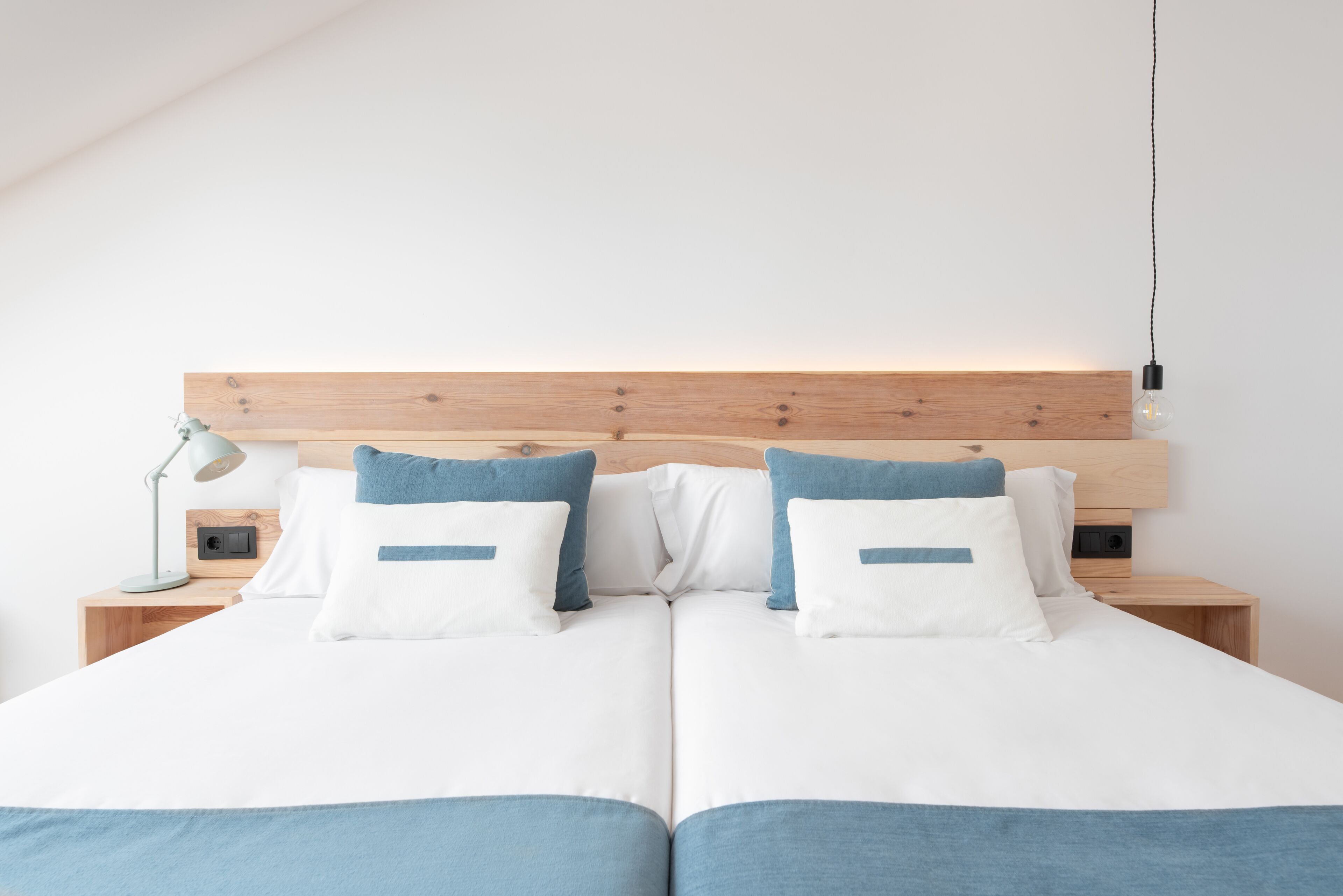 junior suite | 1 bedroom, desk, laptop workspace, soundproofing