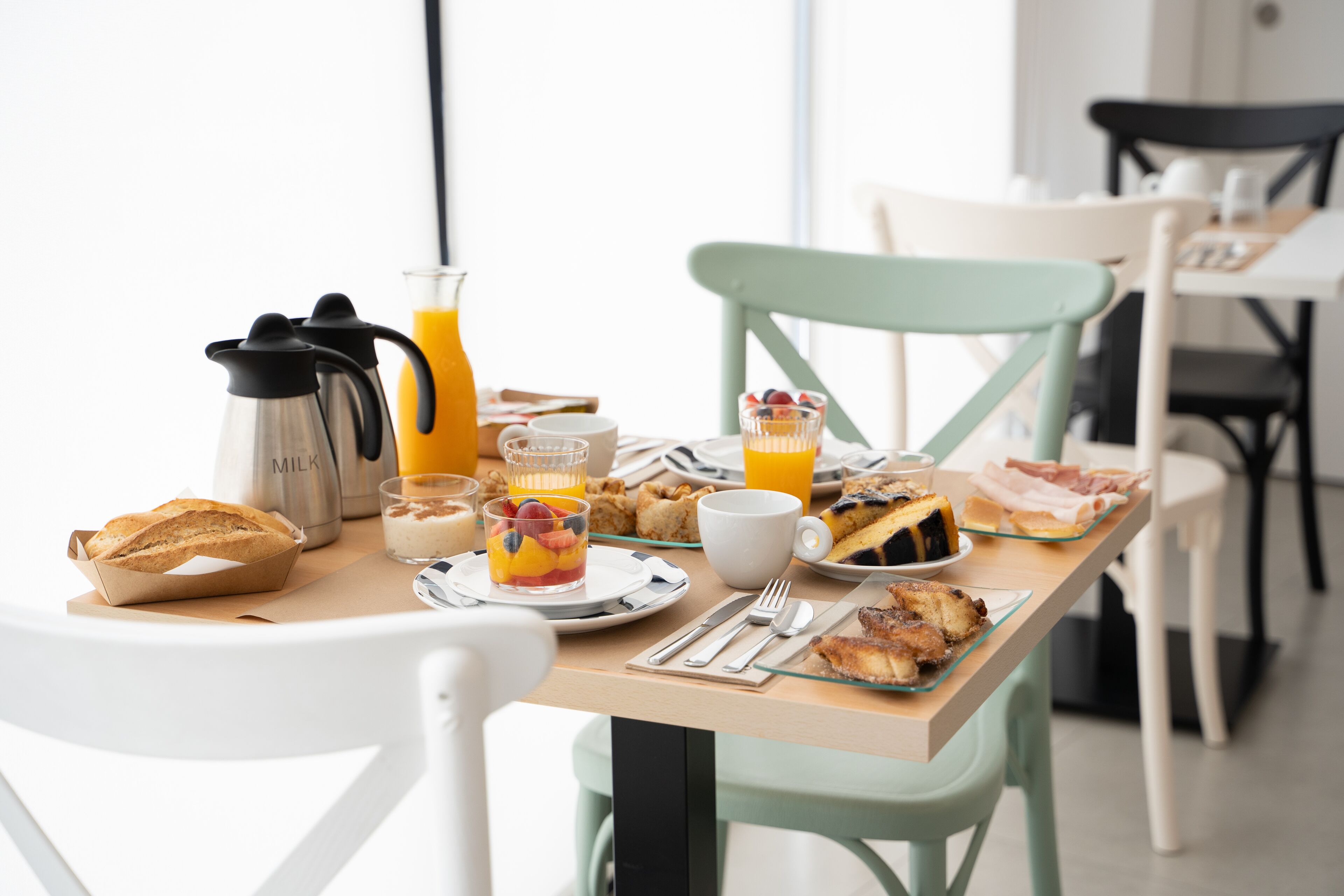 free daily continental breakfast