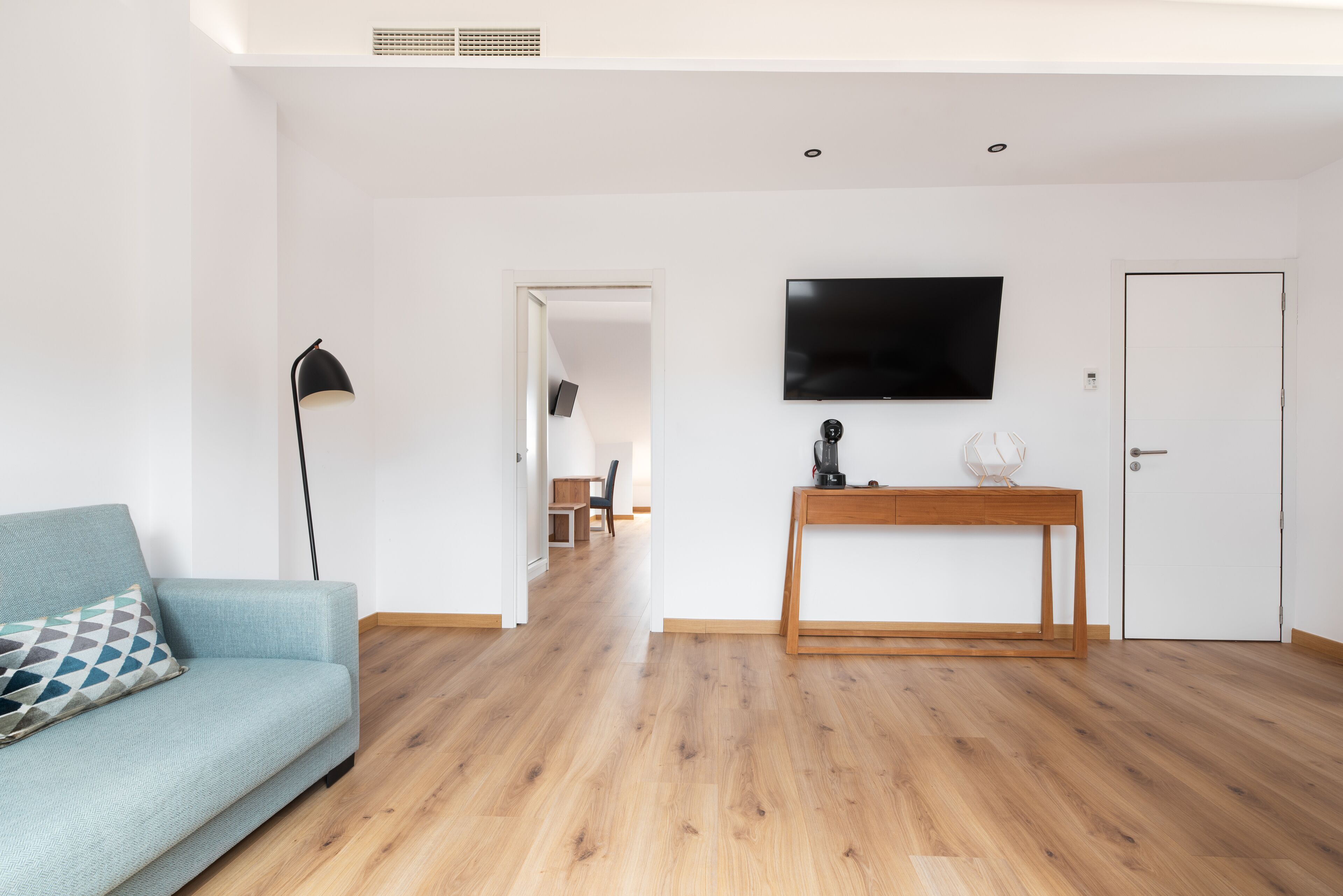 junior suite | 1 bedroom, desk, laptop workspace, soundproofing