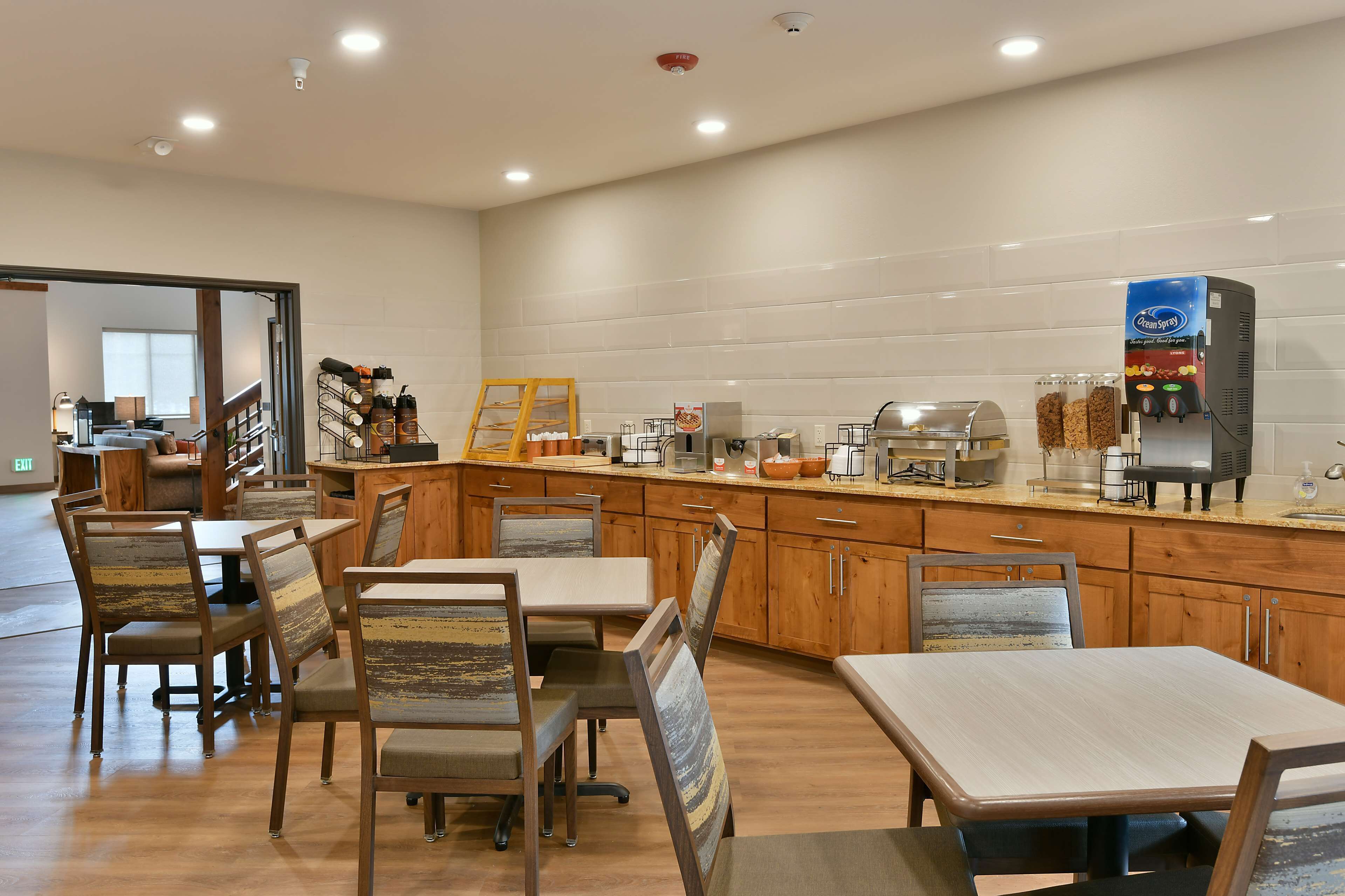 free daily full breakfast