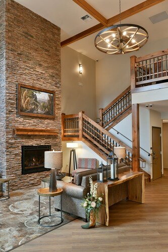 GrandStay Hotel & Suites