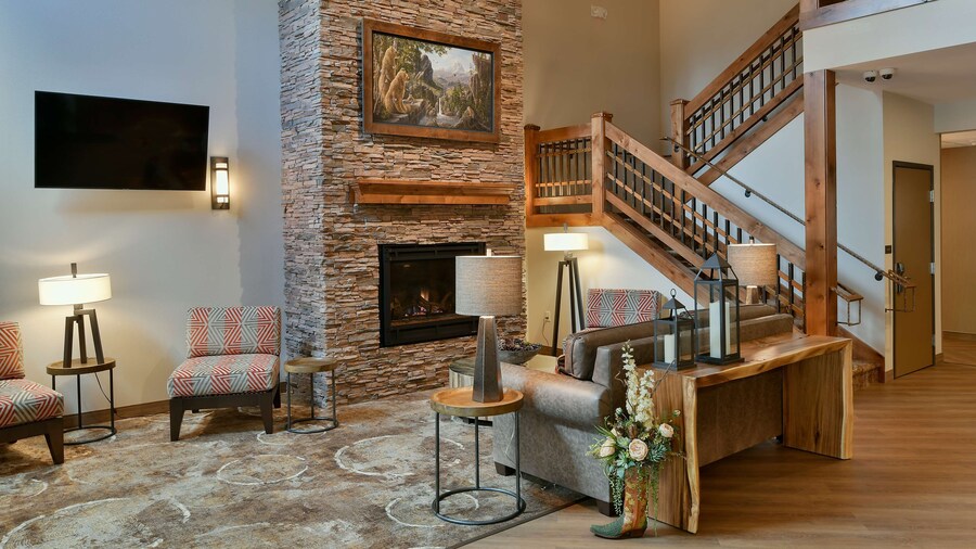 GrandStay Hotel & Suites