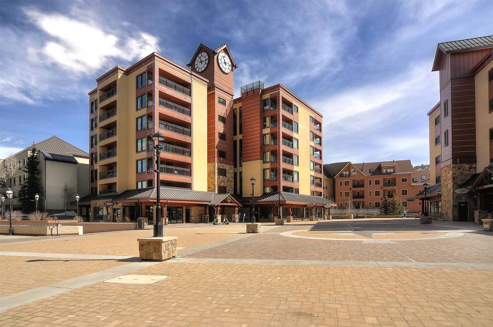 Condo (04505_P9) | Courtyard
