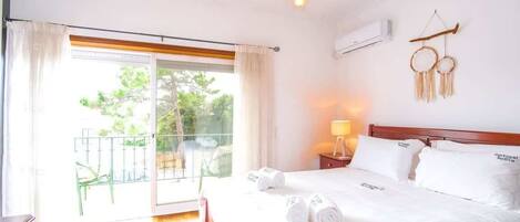 3 多间卧室、熨斗/熨衣板、上网接入、床单