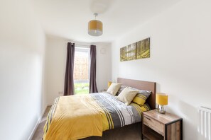 City Apartment, Multiple Beds
