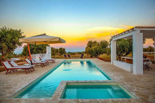 Villa in Carovigno with 5 bedrooms sleeps 10