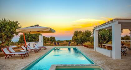 Villa in Carovigno with 5 bedrooms sleeps 10