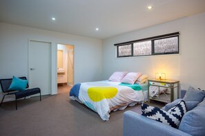 4 bedrooms, iron/ironing board, free WiFi
