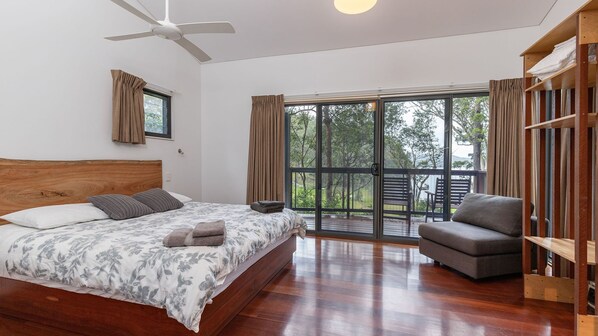 4 chambres, fer et planche à repasser, accès à Internet, literie fournie