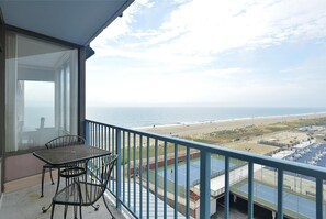Outdoor dining - LINENS & DAILY ACTIVITIES INCLUDED*!!! THE CAPRI - 2BR/2BA condo with ocean & bay views. Indoor pool and many building amenties! (Ocean City)