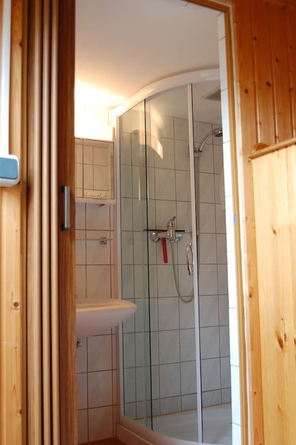 Shower - Apartment morning sun (Pruchten)
