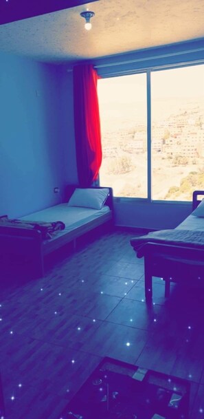 3 bedrooms, premium bedding, pillow-top beds, individually furnished - Petra Holiday (Wadi Musa)