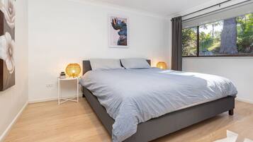 3 bedrooms, iron/ironing board, Internet