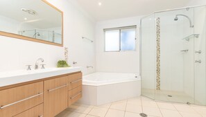 Shower, jetted bath