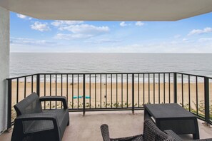 Property grounds - XPLORIE ACTIVITIES & LINENS INCLUDED*! SUNDAY-SUNDAY Direct oceanfront, 3BR/2BA south end unit. Beautifully furnished with ceramic tile floors throughout. (Ocean City)