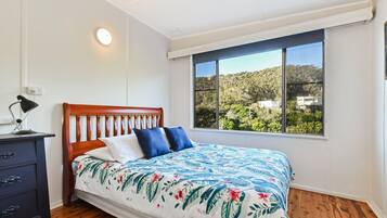 3 bedrooms, iron/ironing board