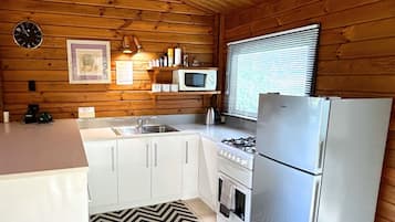 Familienhaus, Gartenblick | Eigene Küche | Großer Kühlschrank, Mikrowelle, Ofen, Herdplatte