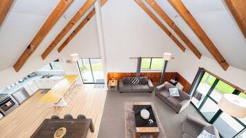 House | Living area | Flat-screen TV, fireplace, DVD player, iPod dock