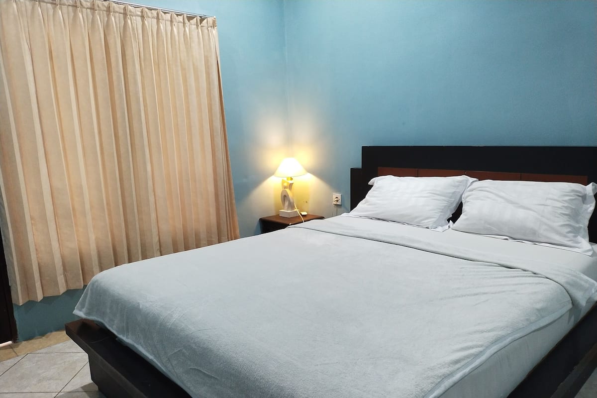 Standard Double Room, 1 Queen Bed | Free WiFi, bed sheets