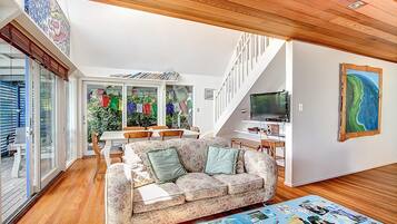 TV, fireplace, DVD player