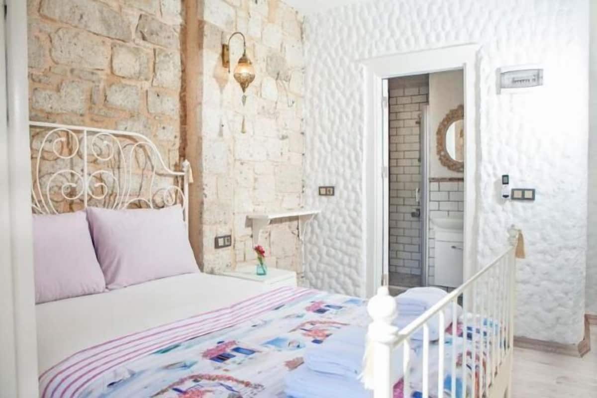 1 bedroom, premium bedding, minibar, individually decorated