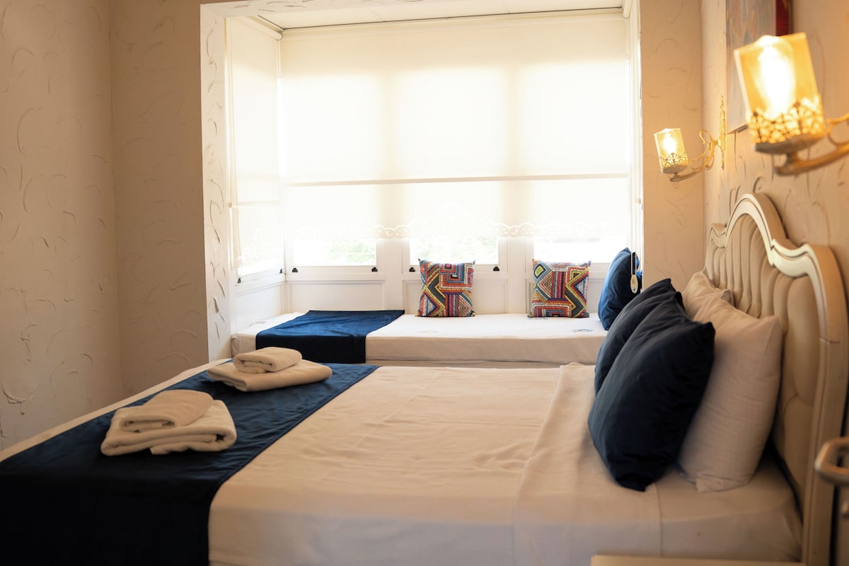 Economy Triple Room (Pellicano) | Premium bedding, minibar, soundproofing, iron/ironing board (on request)