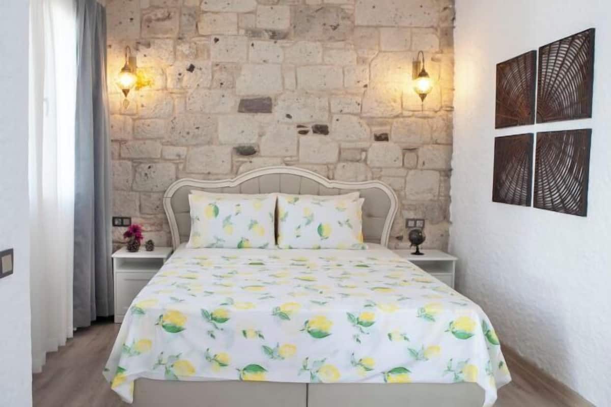 1 bedroom, premium bedding, minibar, individually decorated