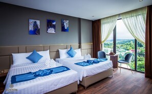 Minibar, desk, blackout drapes, free WiFi - Boston Hotel (Pleiku)