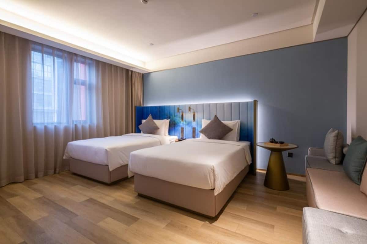 Desk, blackout drapes, rollaway beds, free WiFi