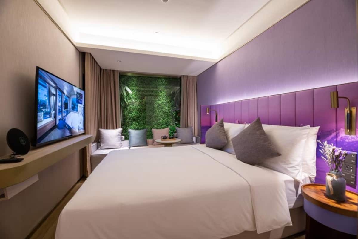 Exclusive Double Room, No Windows | Desk, blackout drapes, rollaway beds, free WiFi